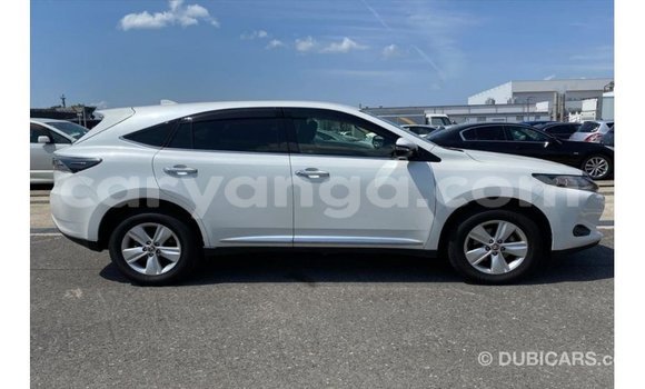 Acheter Import Voiture Toyota Harrier Blanc à Import - Dubai, Malawi Acheter Import Voiture Toyota Harrier Blanc à Import - Dubai, Malawi