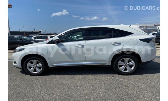 Acheter Import Voiture Toyota Harrier Blanc à Import - Dubai, Malawi Acheter Import Voiture Toyota Harrier Blanc à Import - Dubai, Malawi