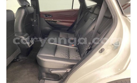 Acheter Import Voiture Toyota Harrier Blanc à Import - Dubai, Malawi Acheter Import Voiture Toyota Harrier Blanc à Import - Dubai, Malawi
