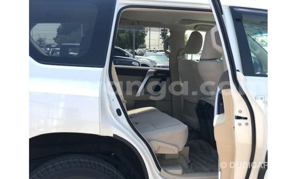 Acheter Import Voiture Toyota Prado Blanc à Import - Dubai, Malawi Acheter Import Voiture Toyota Prado Blanc à Import - Dubai, Malawi