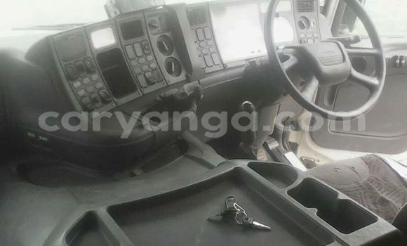 Nunua Ilio tumika Scania 94D White Lori ndani ya Lilongwe nchini Malawi Nunua Ilio tumika Scania 94D White Lori ndani ya Lilongwe nchini Malawi