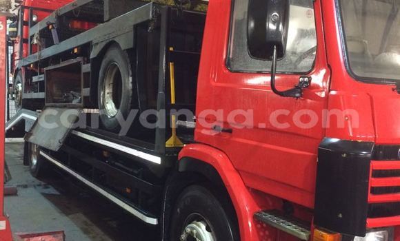 Nunua Ilio tumika Scania 94D Red Lori ndani ya Lilongwe nchini Malawi Nunua Ilio tumika Scania 94D Red Lori ndani ya Lilongwe nchini Malawi