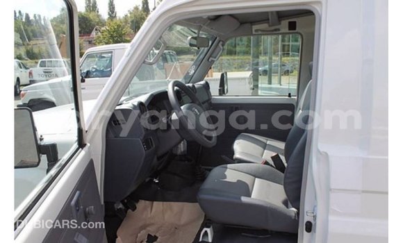 Buy Import Toyota Land Cruiser White Car in Import - Dubai in Malawi Buy Import Toyota Land Cruiser White Car in Import - Dubai in Malawi