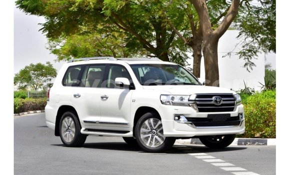 Buy Import Toyota Land Cruiser White Car in Import - Dubai in Malawi Buy Import Toyota Land Cruiser White Car in Import - Dubai in Malawi