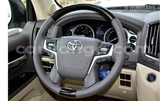 Buy Import Toyota Land Cruiser White Car in Import - Dubai in Malawi Buy Import Toyota Land Cruiser White Car in Import - Dubai in Malawi
