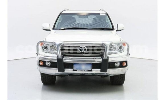 Acheter Import Voiture Toyota Land Cruiser Blanc à Import - Dubai, Malawi Acheter Import Voiture Toyota Land Cruiser Blanc à Import - Dubai, Malawi
