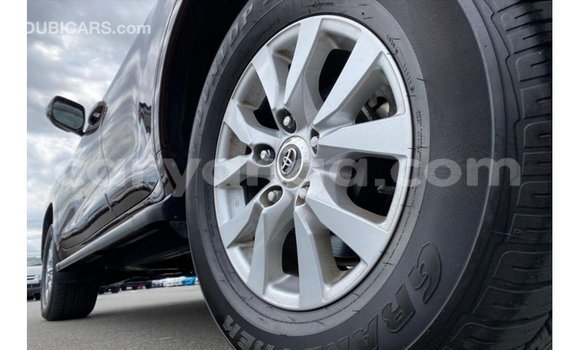 Acheter Import Voiture Toyota Land Cruiser Rouge à Import - Dubai, Malawi Acheter Import Voiture Toyota Land Cruiser Rouge à Import - Dubai, Malawi