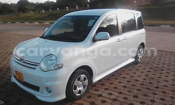 Buy Used Toyota Sienta White Car in Lilongwe in Malawi Buy Used Toyota Sienta White Car in Lilongwe in Malawi