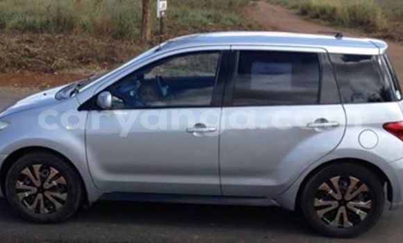 Buy Used Toyota IST Silver Car in Blantyre in Malawi