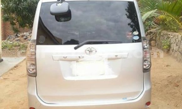 Nunua Ilio tumika Toyota Voxy Silver Gari ndani ya Blantyre nchini Malawi Nunua Ilio tumika Toyota Voxy Silver Gari ndani ya Blantyre nchini Malawi