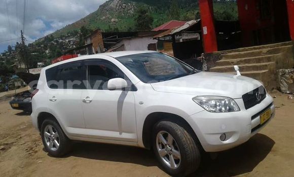 Nunua Ilio tumika Toyota RAV4 White Gari ndani ya Blantyre nchini Malawi Nunua Ilio tumika Toyota RAV4 White Gari ndani ya Blantyre nchini Malawi