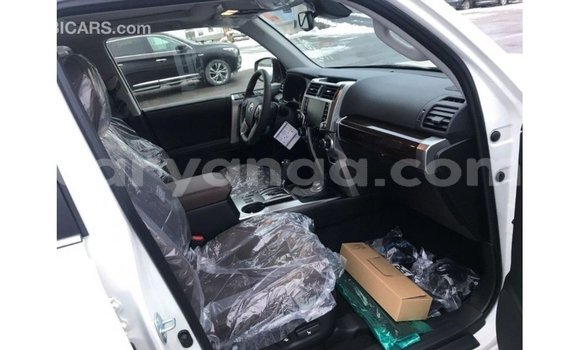 Acheter Import Voiture Toyota Fielder Blanc à Import - Dubai, Malawi Acheter Import Voiture Toyota Fielder Blanc à Import - Dubai, Malawi