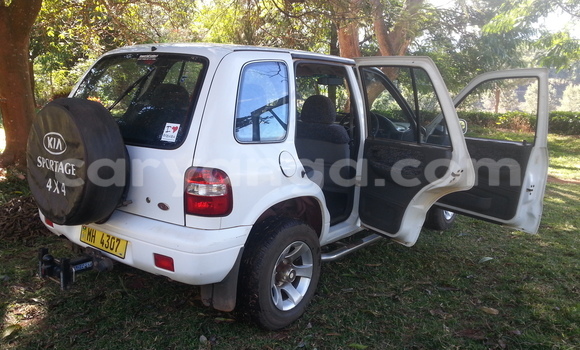 Buy Used Kia Sportage White Car in Karonga in Malawi Buy Used Kia Sportage White Car in Karonga in Malawi