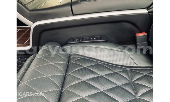 Acheter Import Voiture Toyota Land Cruiser Noir à Import - Dubai, Malawi Acheter Import Voiture Toyota Land Cruiser Noir à Import - Dubai, Malawi