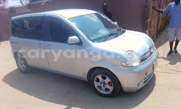 Buy Used Toyota Sienta Silver Car in Kasungu in Malawi Buy Used Toyota Sienta Silver Car in Kasungu in Malawi