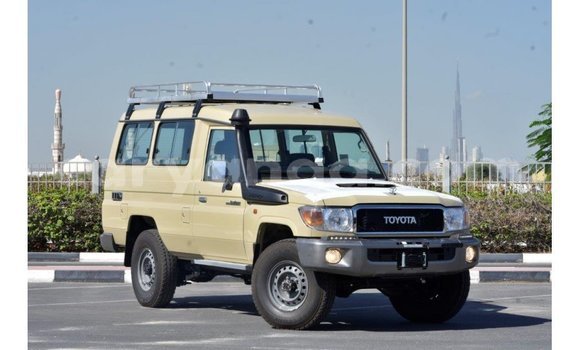 Buy Import Toyota Land Cruiser Beige Car in Import - Dubai in Malawi Buy Import Toyota Land Cruiser Beige Car in Import - Dubai in Malawi