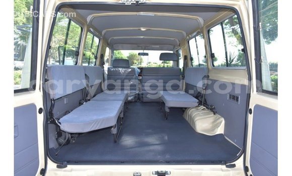 Buy Import Toyota Land Cruiser Beige Car in Import - Dubai in Malawi Buy Import Toyota Land Cruiser Beige Car in Import - Dubai in Malawi