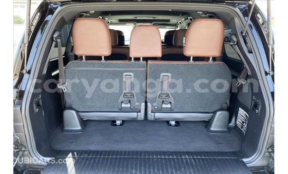 Nunua Imported Toyota Land Cruiser Black Gari ndani ya Import - Dubai nchini Malawi Nunua Imported Toyota Land Cruiser Black Gari ndani ya Import - Dubai nchini Malawi