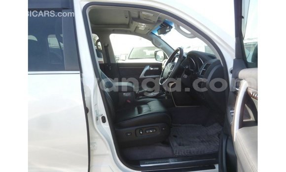 Buy Import Toyota Land Cruiser White Car in Import - Dubai in Malawi Buy Import Toyota Land Cruiser White Car in Import - Dubai in Malawi