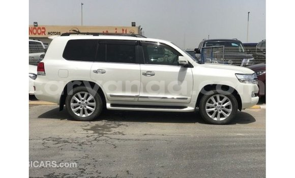Buy Import Toyota Land Cruiser White Car in Import - Dubai in Malawi Buy Import Toyota Land Cruiser White Car in Import - Dubai in Malawi