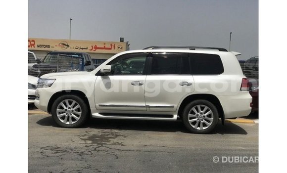 Buy Import Toyota Land Cruiser White Car in Import - Dubai in Malawi Buy Import Toyota Land Cruiser White Car in Import - Dubai in Malawi