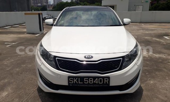 Buy Used Kia Optima White Car in Blantyre in Malawi