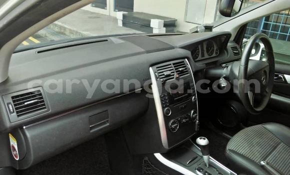 Buy Used Mercedes Viano White Car in Blantyre in Malawi Buy Used Mercedes Viano White Car in Blantyre in Malawi