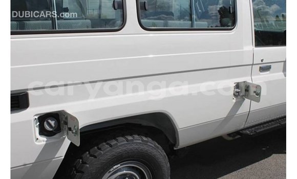 Buy Import Toyota Land Cruiser White Car in Import - Dubai in Malawi Buy Import Toyota Land Cruiser White Car in Import - Dubai in Malawi
