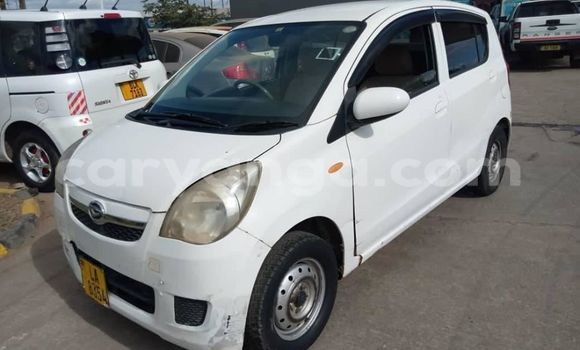 Buy Used Daihatsu Mira White Car in Blantyre in Malawi