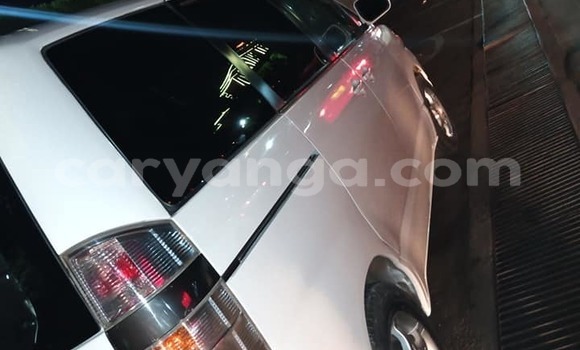 Acheter Occasion Voiture Toyota Voxy Blanc à Blantyre, Malawi Acheter Occasion Voiture Toyota Voxy Blanc à Blantyre, Malawi