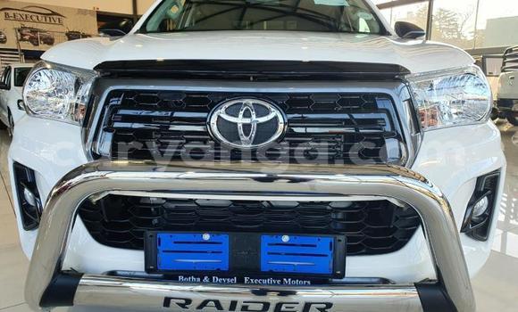 Nunua Ilio tumika Toyota Hilux White Gari ndani ya Blantyre nchini Malawi Nunua Ilio tumika Toyota Hilux White Gari ndani ya Blantyre nchini Malawi