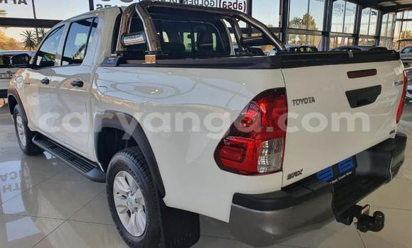 Nunua Ilio tumika Toyota Hilux White Gari ndani ya Blantyre nchini Malawi Nunua Ilio tumika Toyota Hilux White Gari ndani ya Blantyre nchini Malawi