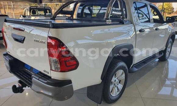 Nunua Ilio tumika Toyota Hilux White Gari ndani ya Blantyre nchini Malawi Nunua Ilio tumika Toyota Hilux White Gari ndani ya Blantyre nchini Malawi