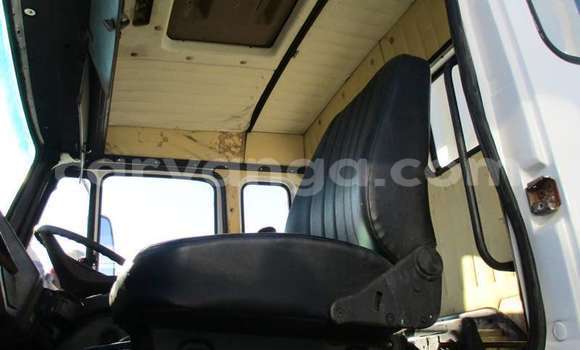 Nunua Ilio tumika Mercedes‒Benz Tipper White Lori ndani ya Chitipa nchini Chitipa Nunua Ilio tumika Mercedes‒Benz Tipper White Lori ndani ya Chitipa nchini Chitipa