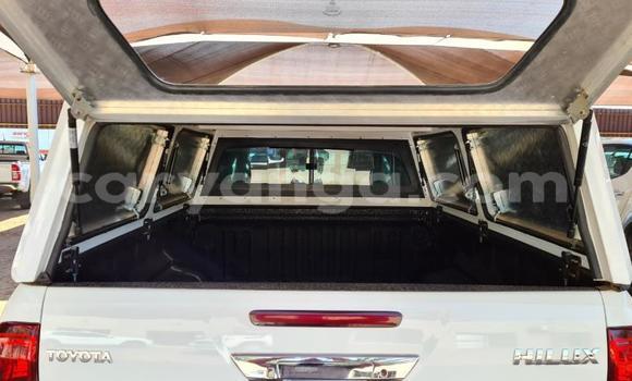 Nunua Ilio tumika Toyota Hilux White Gari ndani ya Blantyre nchini Malawi Nunua Ilio tumika Toyota Hilux White Gari ndani ya Blantyre nchini Malawi