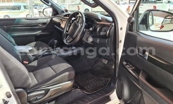 Nunua Ilio tumika Toyota Hilux White Gari ndani ya Blantyre nchini Malawi Nunua Ilio tumika Toyota Hilux White Gari ndani ya Blantyre nchini Malawi