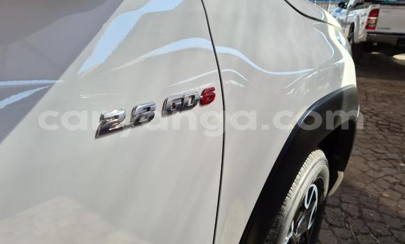 Nunua Ilio tumika Toyota Hilux White Gari ndani ya Blantyre nchini Malawi Nunua Ilio tumika Toyota Hilux White Gari ndani ya Blantyre nchini Malawi