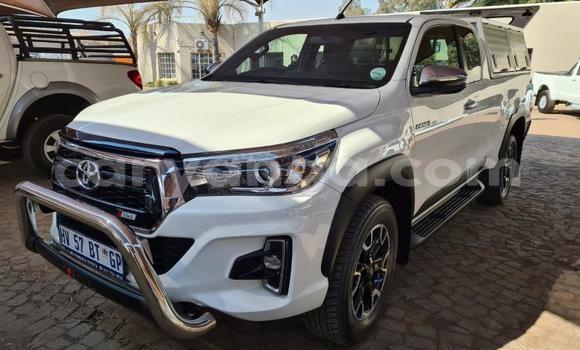 Nunua Ilio tumika Toyota Hilux White Gari ndani ya Blantyre nchini Malawi Nunua Ilio tumika Toyota Hilux White Gari ndani ya Blantyre nchini Malawi