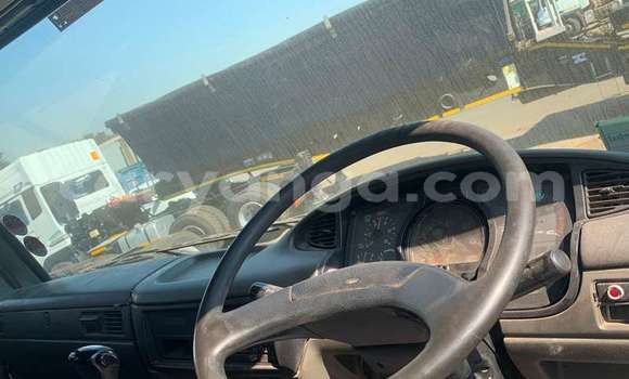 Nunua Ilio tumika Nissan UD White Lori ndani ya Blantyre nchini Malawi Nunua Ilio tumika Nissan UD White Lori ndani ya Blantyre nchini Malawi