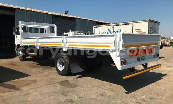 Nunua Ilio tumika Nissan UD White Lori ndani ya Chilumba nchini Karonga Nunua Ilio tumika Nissan UD White Lori ndani ya Chilumba nchini Karonga