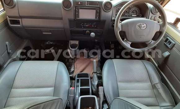 Nunua Ilio tumika Toyota Land Cruiser Beige Gari ndani ya Blantyre nchini Malawi Nunua Ilio tumika Toyota Land Cruiser Beige Gari ndani ya Blantyre nchini Malawi