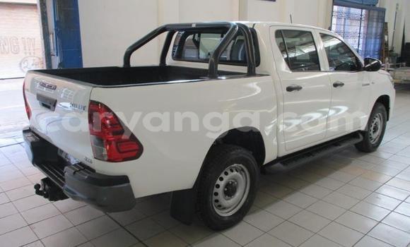 Nunua Ilio tumika Toyota Hilux White Gari ndani ya Blantyre nchini Malawi Nunua Ilio tumika Toyota Hilux White Gari ndani ya Blantyre nchini Malawi