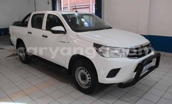 Nunua Ilio tumika Toyota Hilux White Gari ndani ya Blantyre nchini Malawi Nunua Ilio tumika Toyota Hilux White Gari ndani ya Blantyre nchini Malawi
