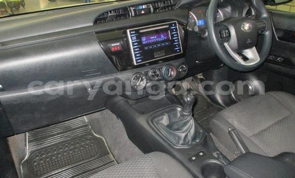 Nunua Ilio tumika Toyota Hilux White Gari ndani ya Blantyre nchini Malawi Nunua Ilio tumika Toyota Hilux White Gari ndani ya Blantyre nchini Malawi