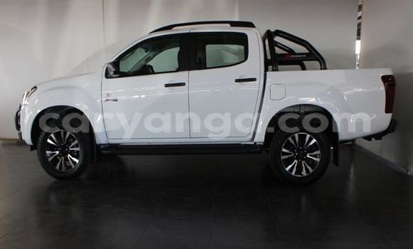 Buy Used Isuzu D–MAX White Car in Blantyre in Malawi