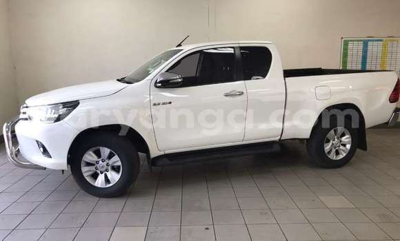 Buy Used Toyota Hilux White Car in Lilongwe in Malawi Buy Used Toyota Hilux White Car in Lilongwe in Malawi