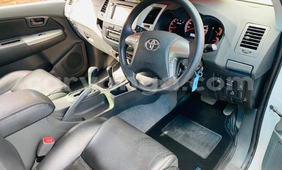 Buy Used Toyota Hilux White Car in Import - Dubai in Malawi Buy Used Toyota Hilux White Car in Import - Dubai in Malawi