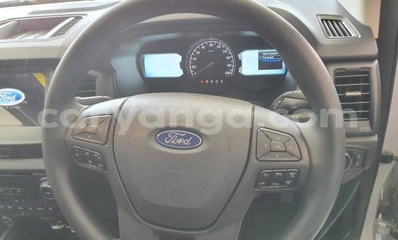 Nunua Ilio tumika Ford Everest White Gari ndani ya Blantyre nchini Malawi Nunua Ilio tumika Ford Everest White Gari ndani ya Blantyre nchini Malawi