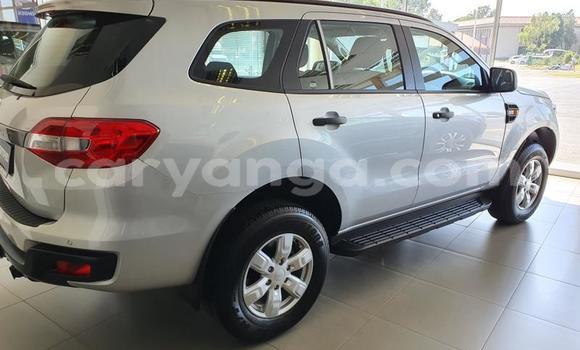 Nunua Ilio tumika Ford Everest White Gari ndani ya Blantyre nchini Malawi Nunua Ilio tumika Ford Everest White Gari ndani ya Blantyre nchini Malawi