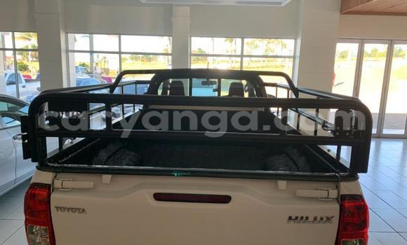 Nunua Ilio tumika Toyota Hilux White Gari ndani ya Blantyre nchini Malawi Nunua Ilio tumika Toyota Hilux White Gari ndani ya Blantyre nchini Malawi